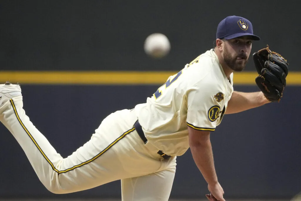 Aaron Civale Brewers Minta Ditukar