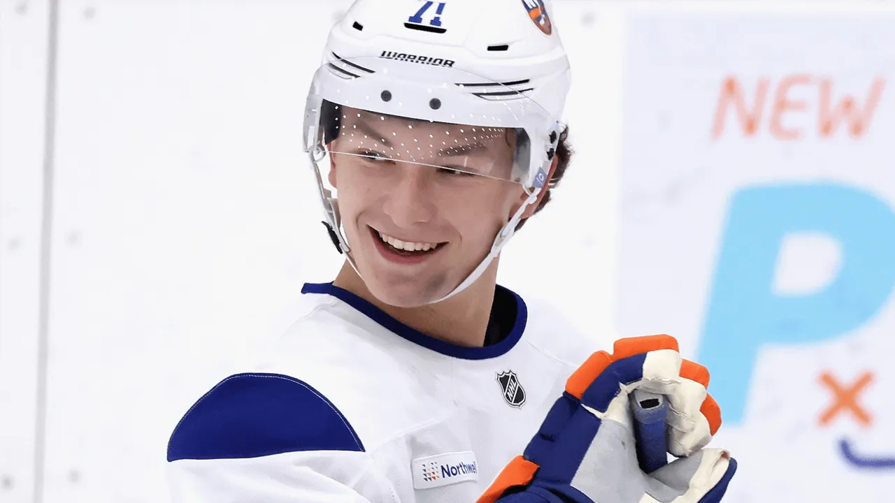 Schaefer Perkuat Islanders di Depan Penonton Penuh untuk Pertama Kalinya